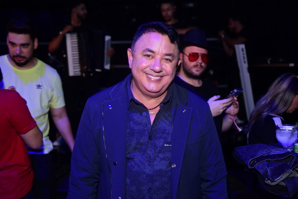 João Reis, pai de Felipe, estava sorridente na plateia