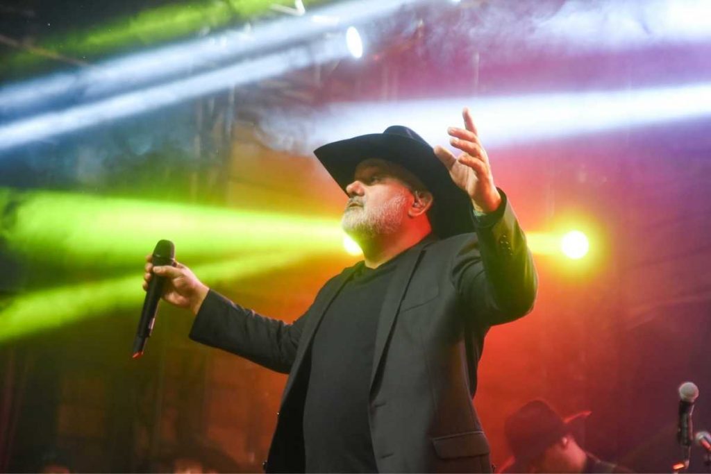 rionegro vibrando em show de estreia da turnê a história continua