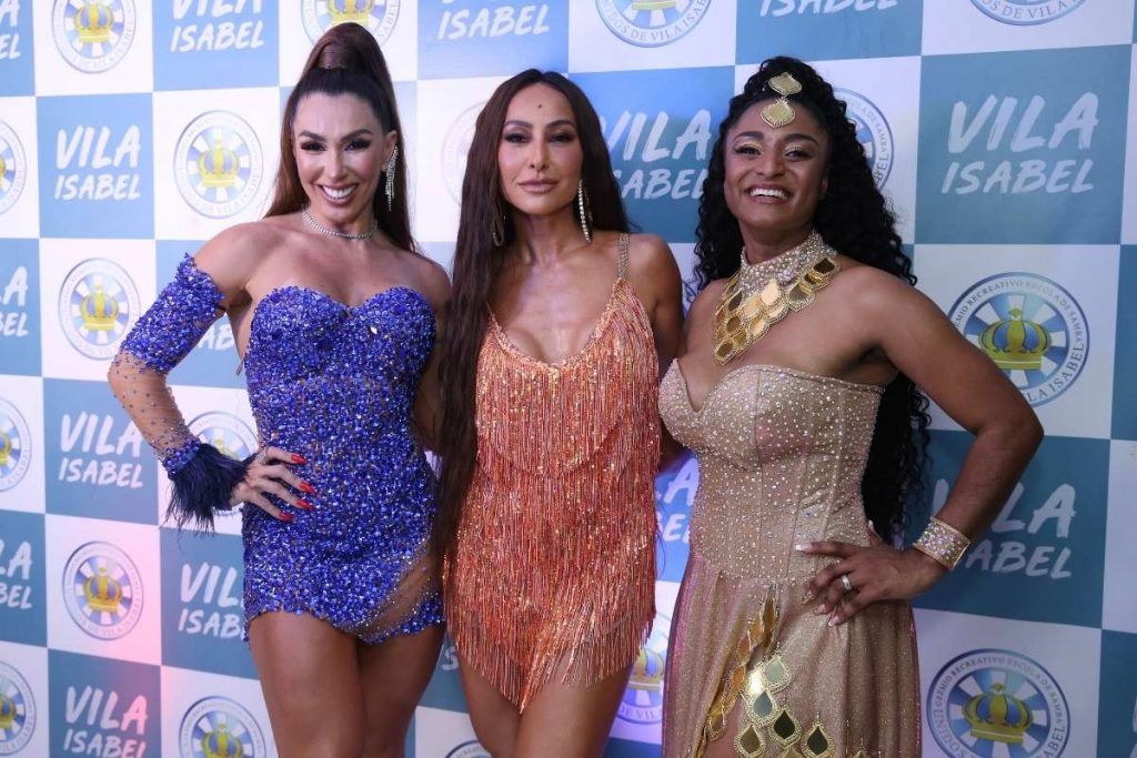 Sabrina Sato com Andrea de Andrade e Mylla Ribeiro