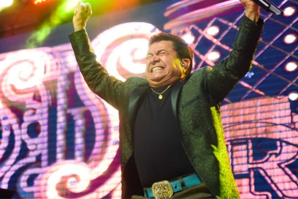 solimões vibrando em show de estreia da turnê a história continua