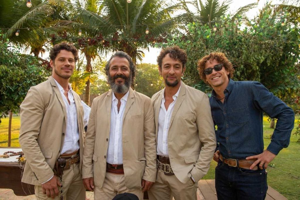 José Leôncio (Marcos Palmeira), Tadeu (José Loreto), José Lucas (Irandhir Santos) e Jove (Jesuita Barbosa) em Pantanal