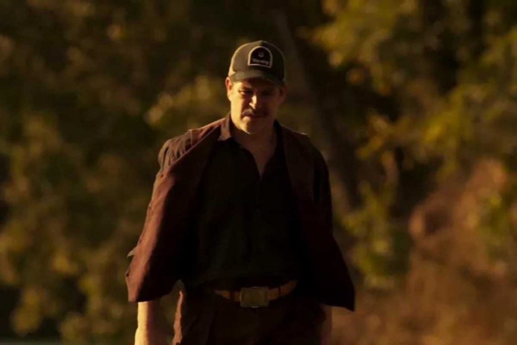 Tenório (Murilo Benício) olhando para baixo em Pantanal