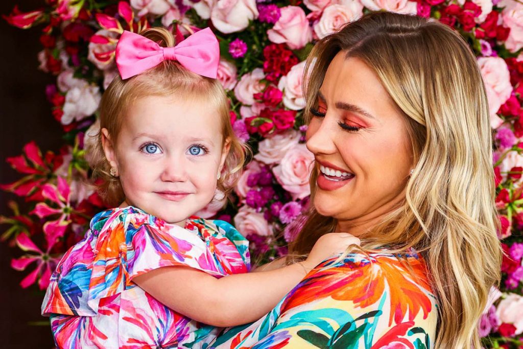 Vicky, filha de Ana Paula Siebert, roubou a cena