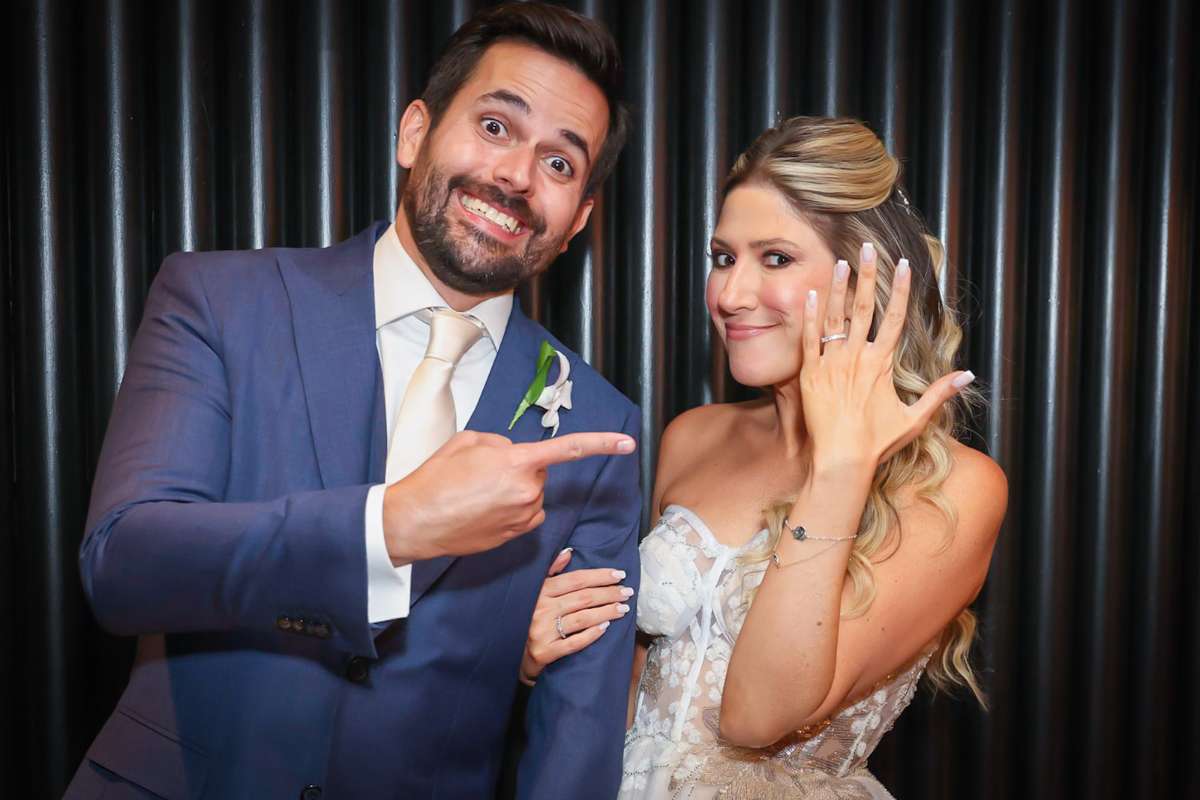 Dani Calabresa e Richard Neuman se casam em São Paulo