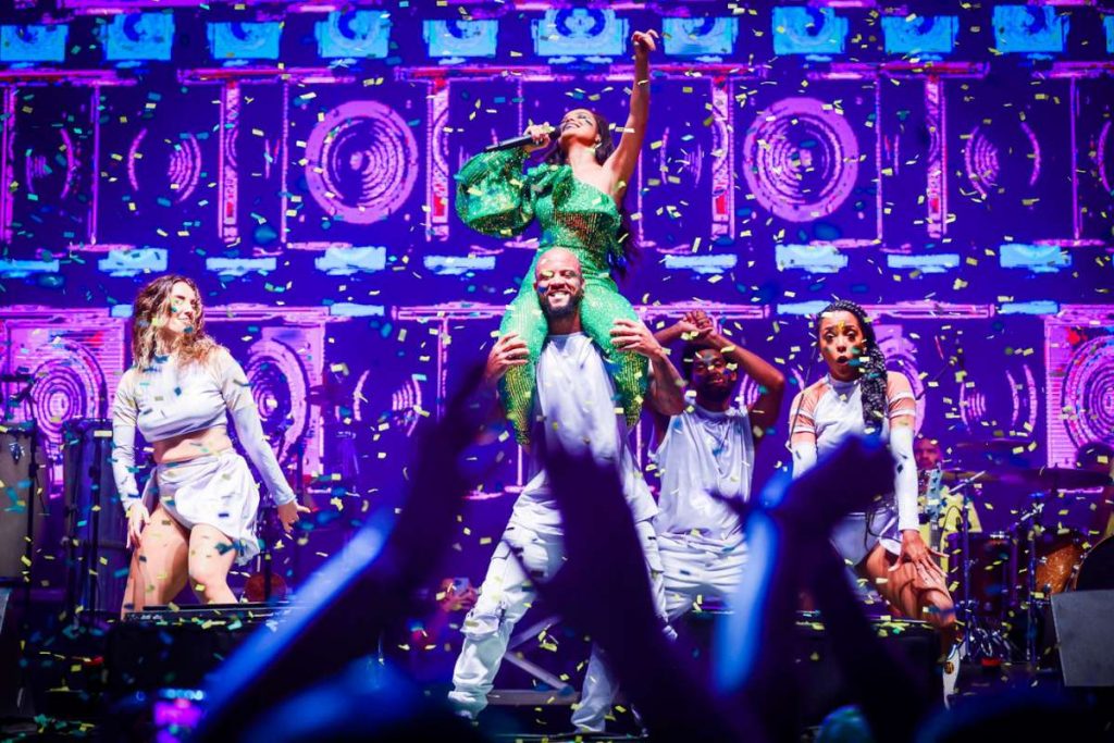 Juliette se apresenta no Ginga Brasil.