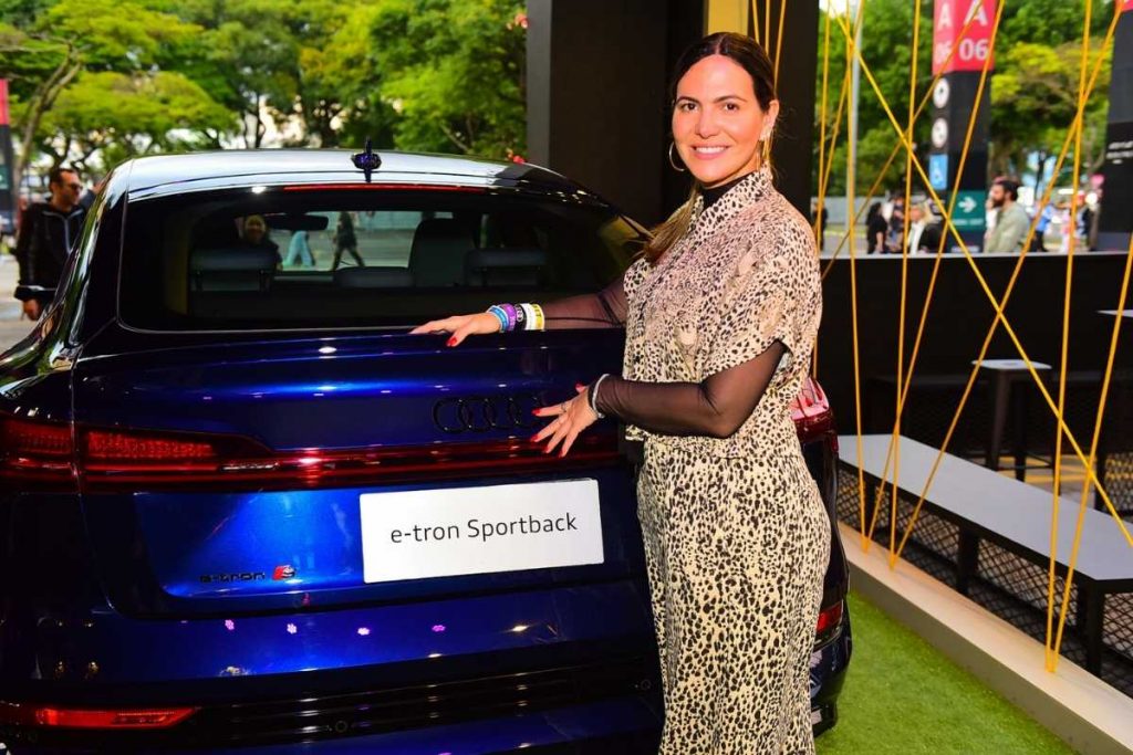 carol sampaio curtindo o primeiro dia do primavera sound são paulo