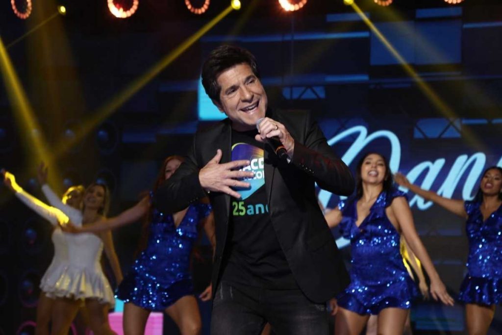 daniel se apresentando no teleton 2022