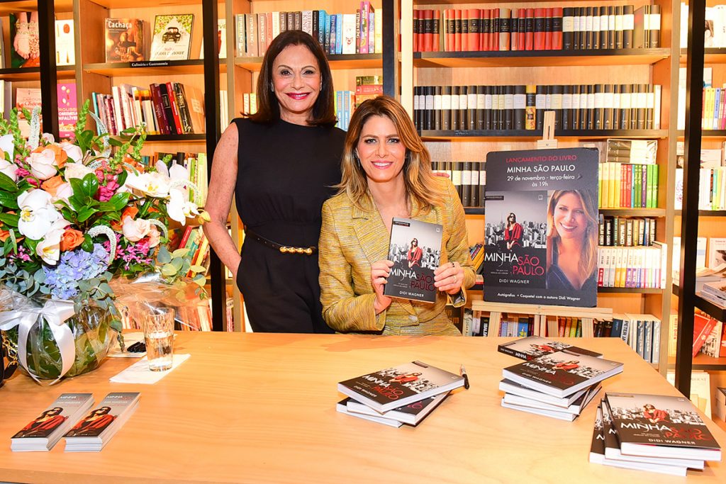 Didi Wagner também fez questão de posar ao lado da mãe