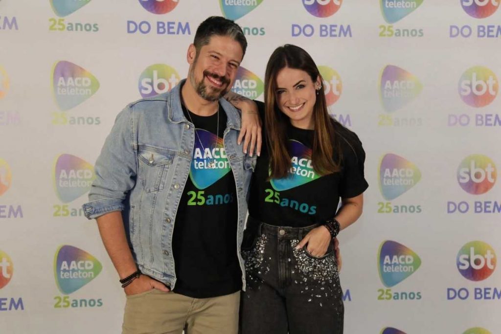 Felipe Siani e Mari Palma no teleton 2022