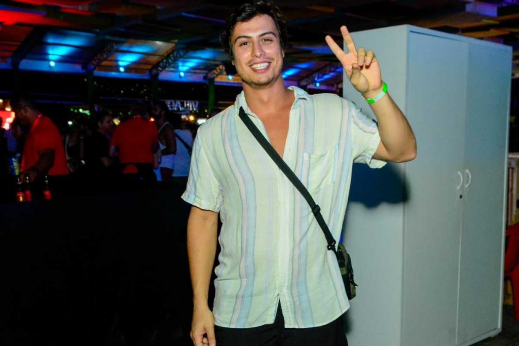 Franscisco Vitti assistindo shows de Daniela Mercury e Duda Beat