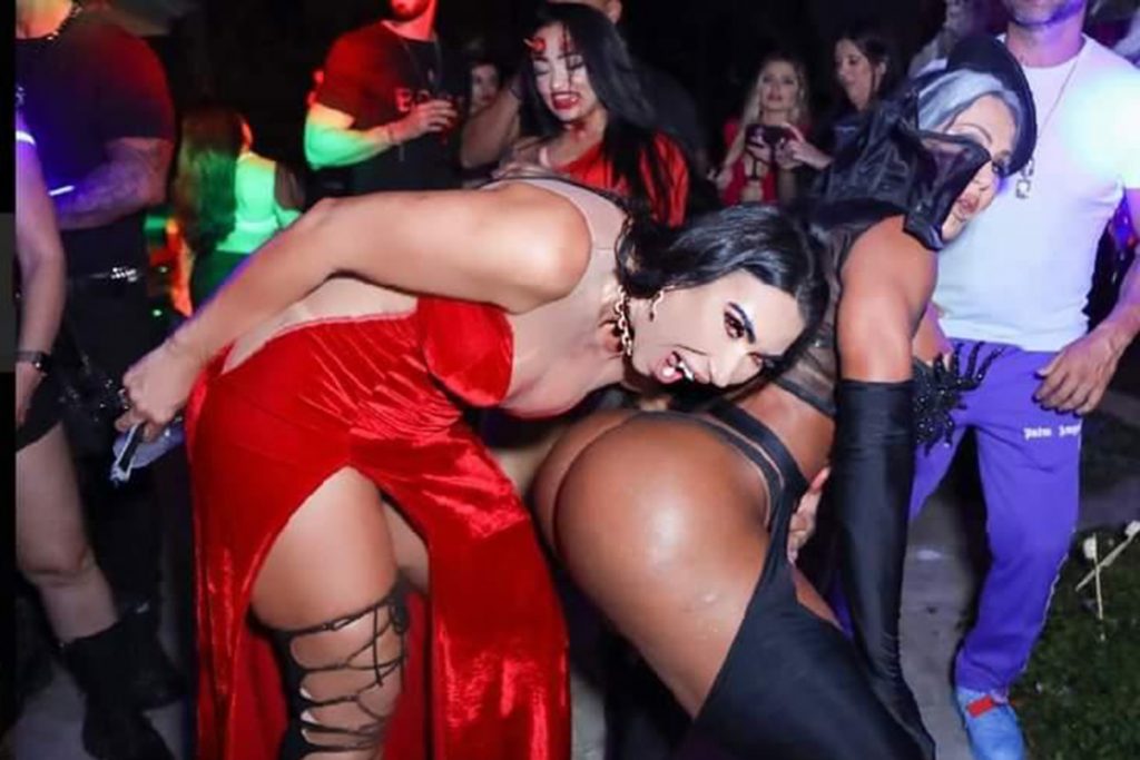 Gracyanne Barbosa levou uma mordida no bumbum em festa