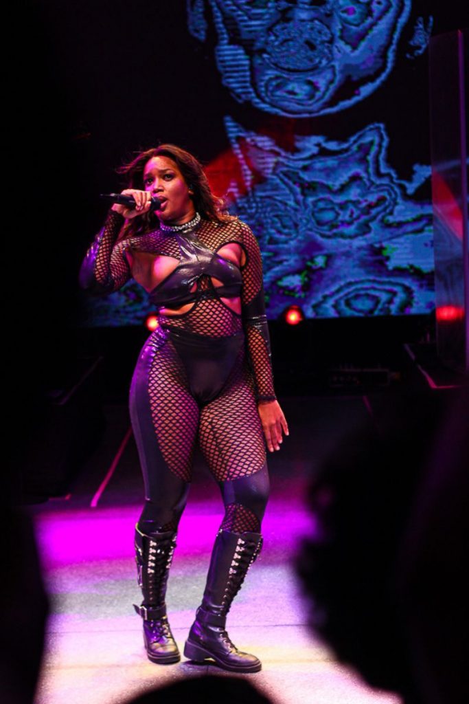 IZA em show, Salvador, Dia da Consciência Negra