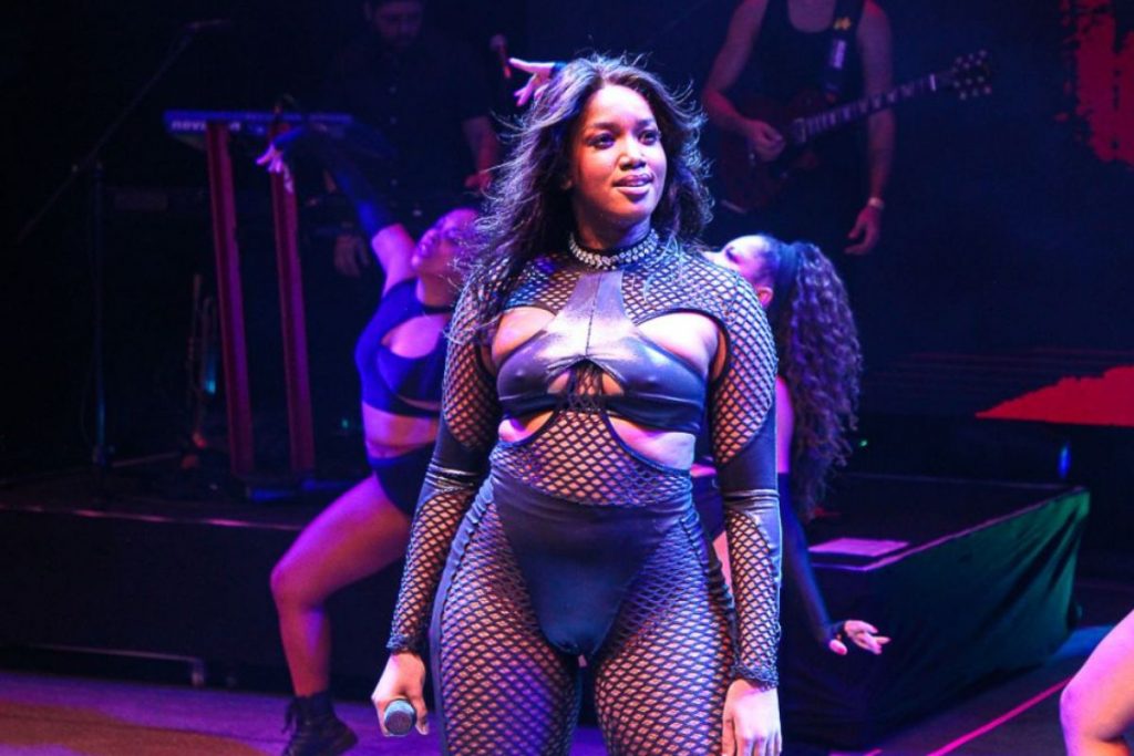 IZA em show, Salvador, Dia da Consciência Negra