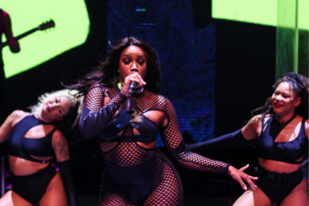 IZA em show, Salvador, Dia da Consciência Negra