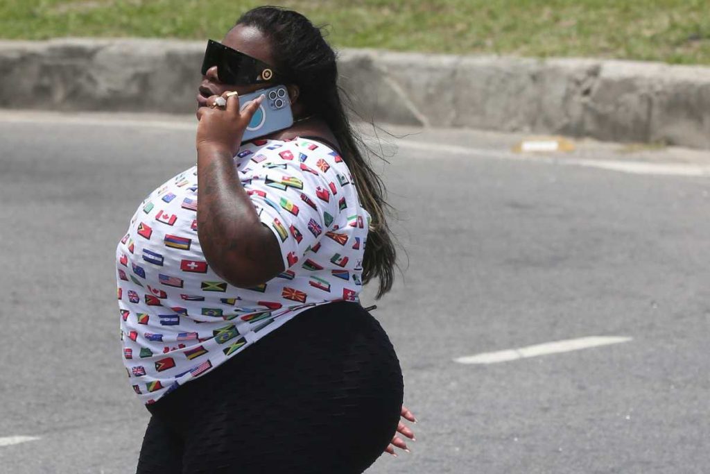 Jojo Todynho na praia Recreio dos Bandeirantes