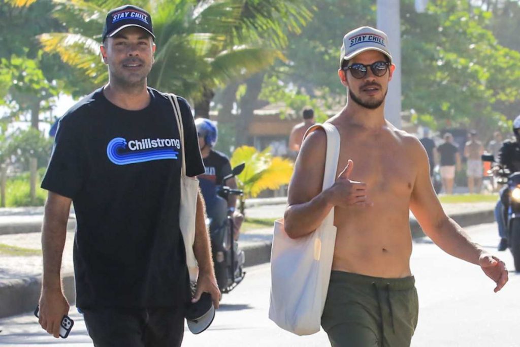 José Loreto na praia da Barra da Tijuca