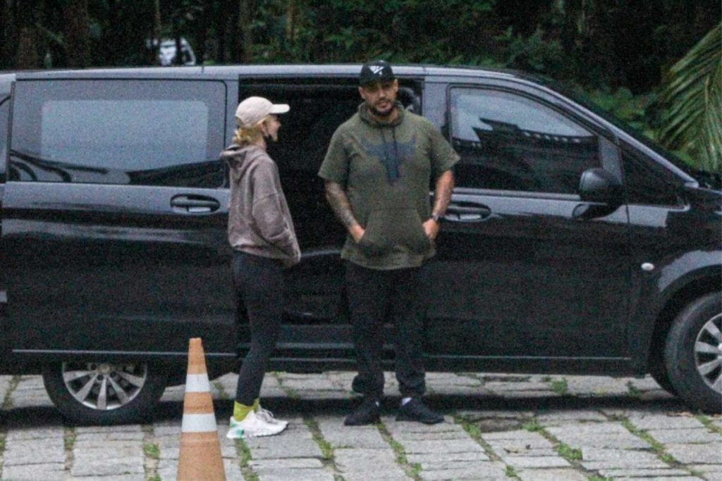 Lorde antes de caminhada no Rio de Janeiro