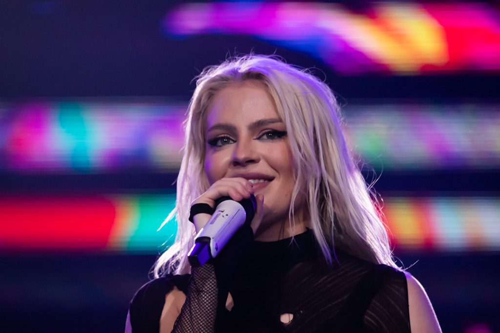 A cantora animou o público com seus principais hits
