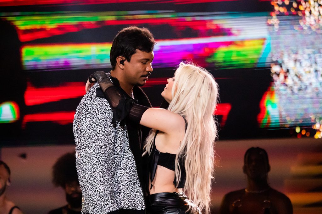 O show contou com a participação de Xamã