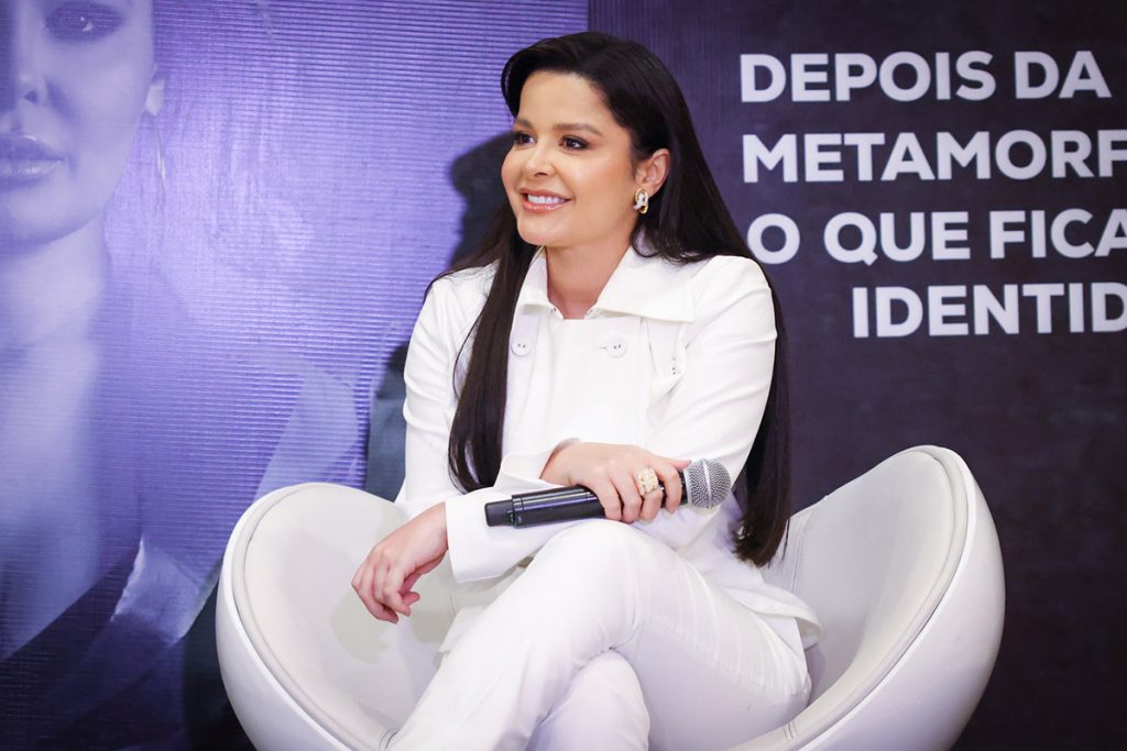 Maraisa esbanjou simpatia na ocasião