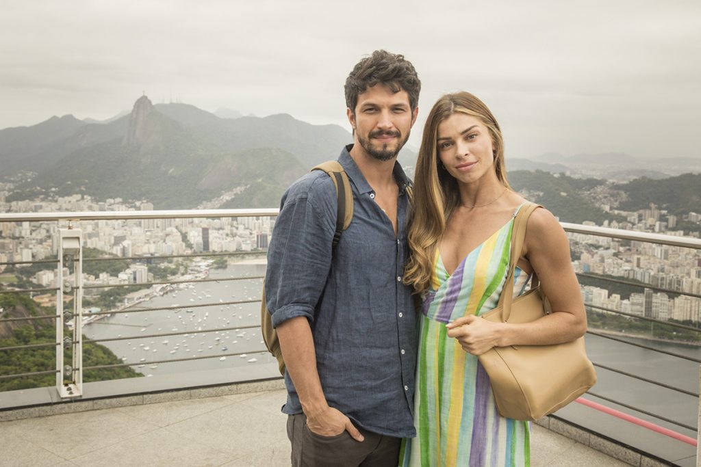 Marcos (Romulo Estrela) e Paloma (Grazi Massafera) em Bom Sucesso