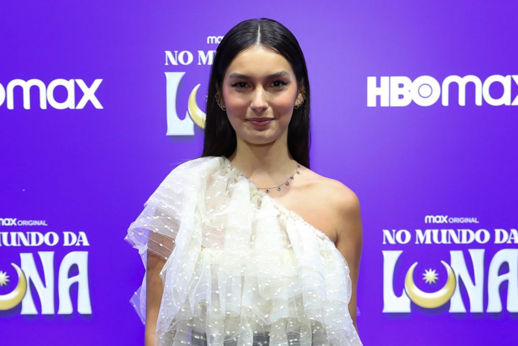 Marina Moschen, a protagonista da série, posou para os fotógrafos