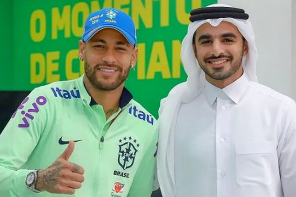 Neymar e o sheik Tamim, ambos sorrindo
