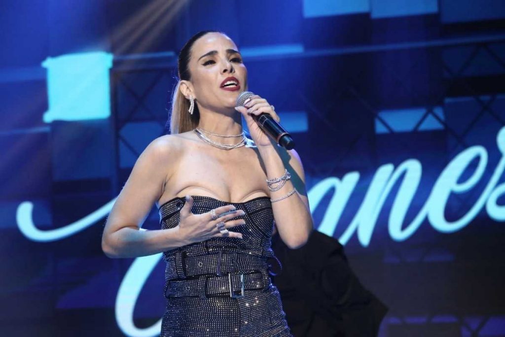 Wanessa Camargo se apresentando no teleton 2022