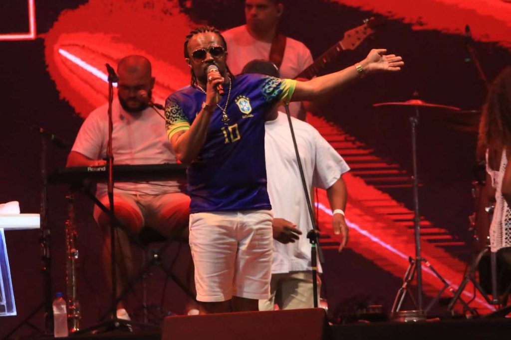 Xande de Pilares cantou na Arena Brahma Fifa Fun Festival em Copacabana