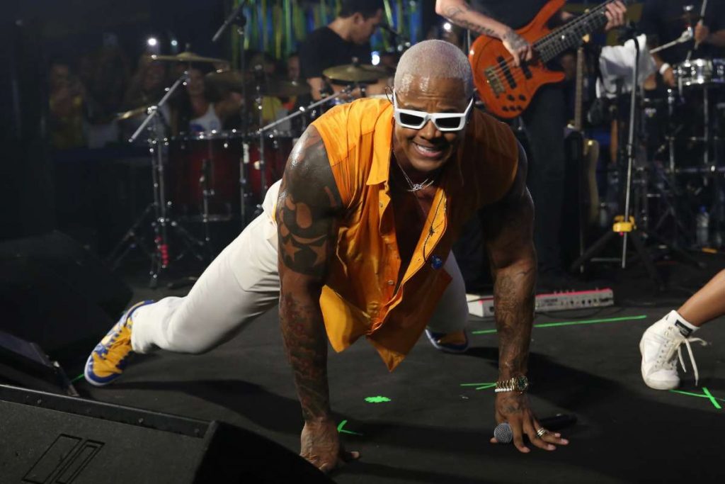 Leo Santana canta na Ginga Itanhangá