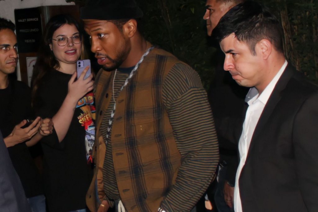 Elenco de Homem Formiga e a vespa saindo para jantar