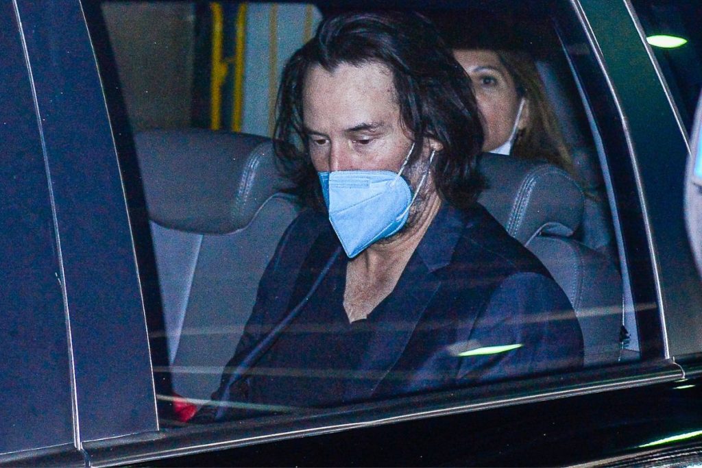 Keanu Reeves logo após chegar ao Brasil