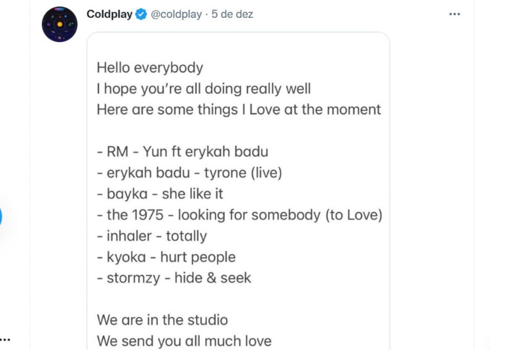 Post do Coldplay avisando estar em estúdio