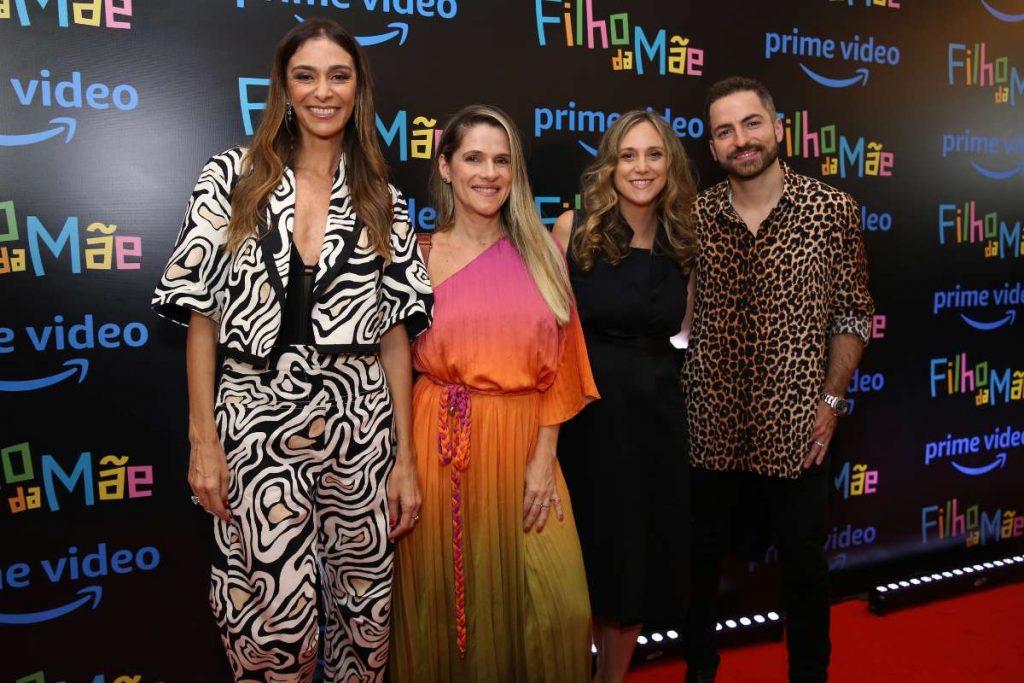 Amigos e viúvo de Paulo Gustavo na pré-estreia de