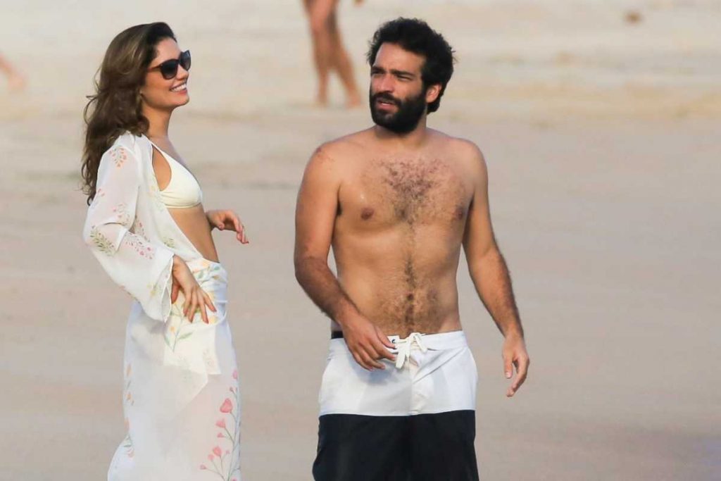 Sophie Charlotte e Humberto Carrão gravando cena de