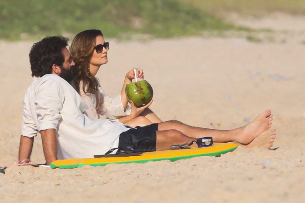 Sophie Charlotte e Humberto Carrão gravando cena de