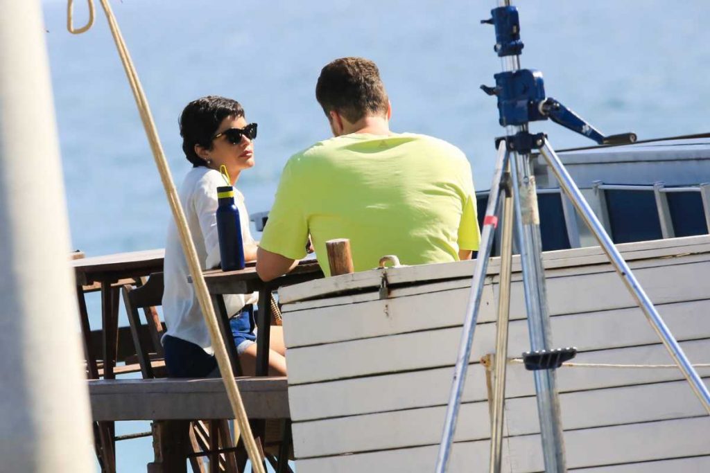 Vanessa Giácomo e Thiago Fragoso gravando cena de Travessia