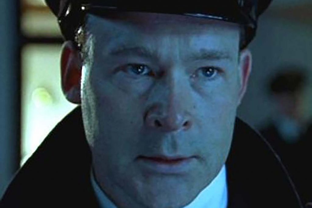 William Murdoch (Ewan Stewart) em Titanic