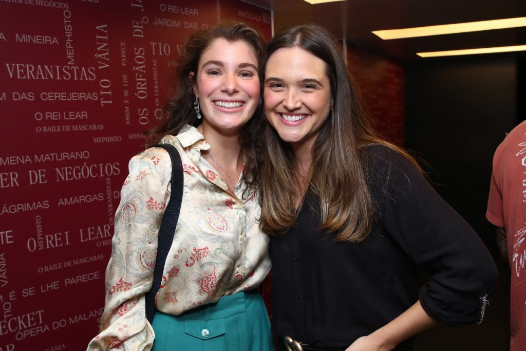 Famosos prestigiam Lilia Cabral e Giulia Bertolli