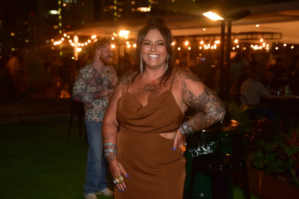 Amanda, do Casamento às Cegas, marcou presença no evento