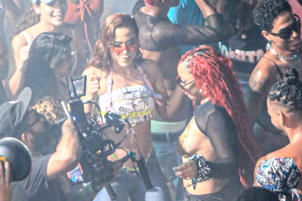Anitta e Chlöe Bailey gravaram clipe no Rio de Janeiro