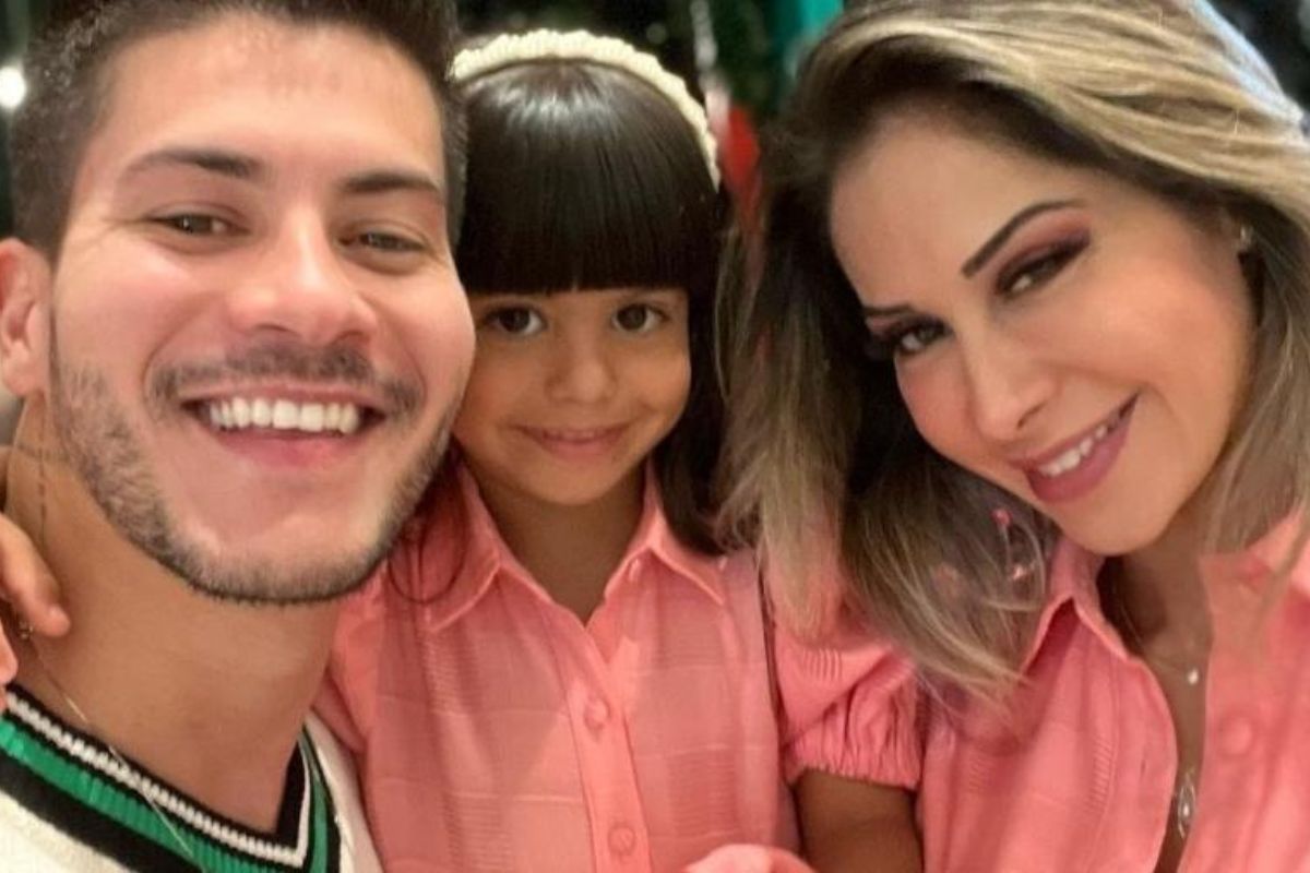 Após Mayra Cardi anunciar novo término, Arthur Aguiar posta texto reflexivo  - Vogue