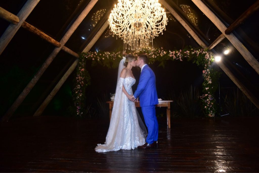 Cacau Colucci e Bruno Lima se casam em São Paulo