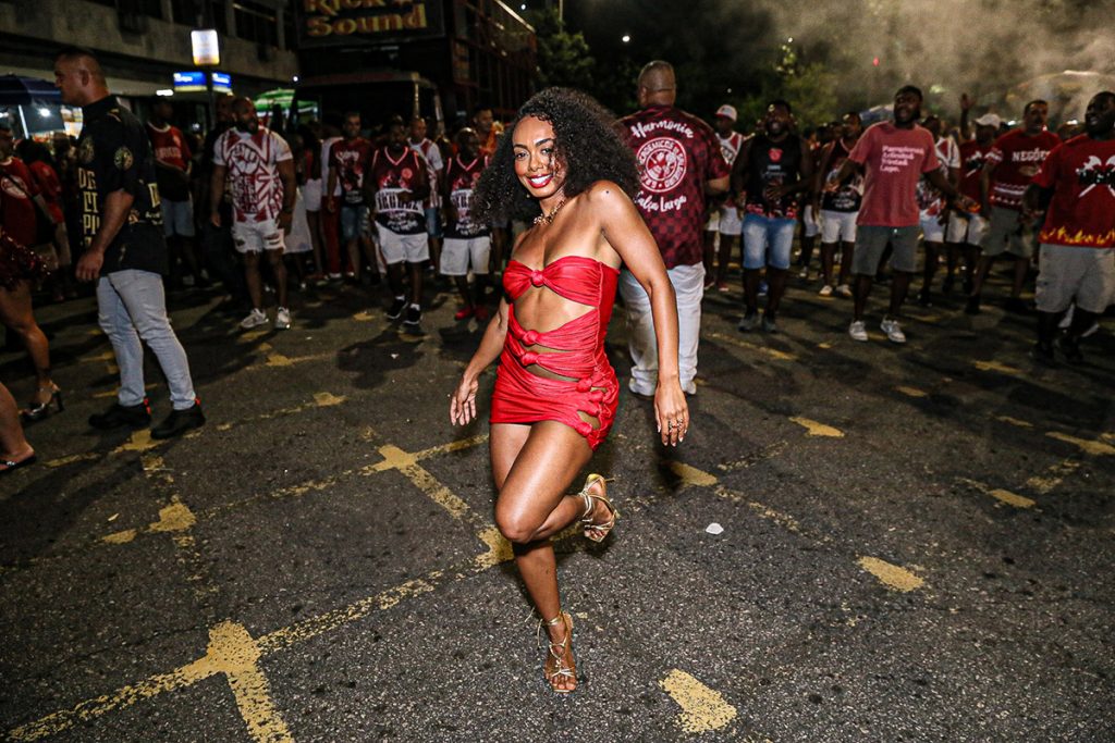 Dandara Mariana arrasou no ensaio do Salgueiro