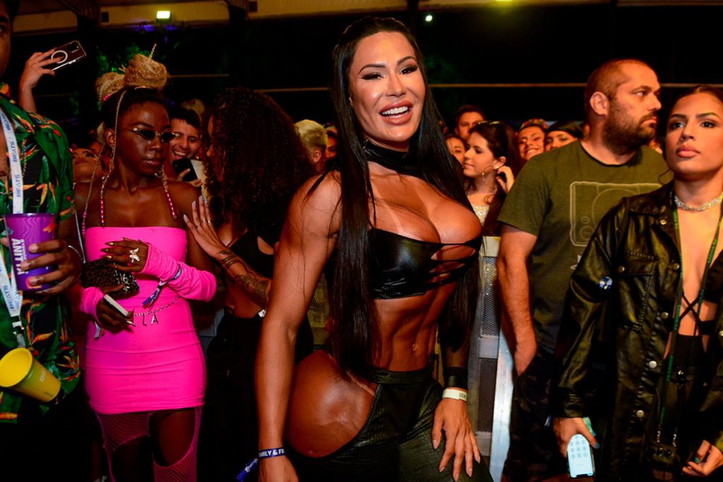 Gracyanne Barbosa esbanjou seu corpão na ocasião
