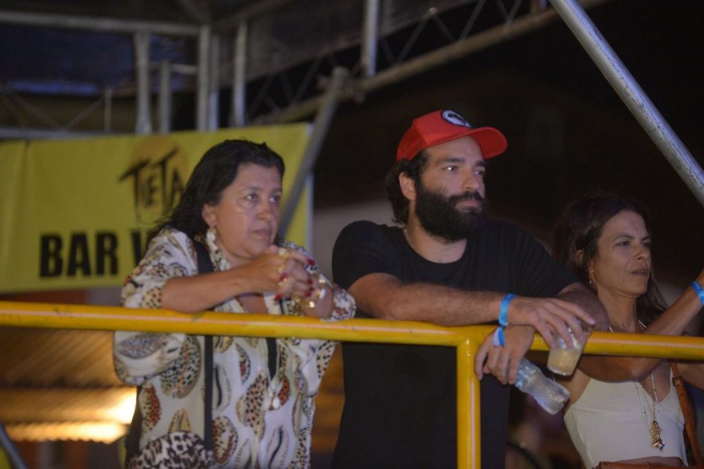 Humberto Carrão e Regina Casé