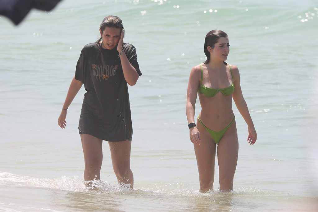 Jade não pareceu se importar com a presença dos fotógrafos