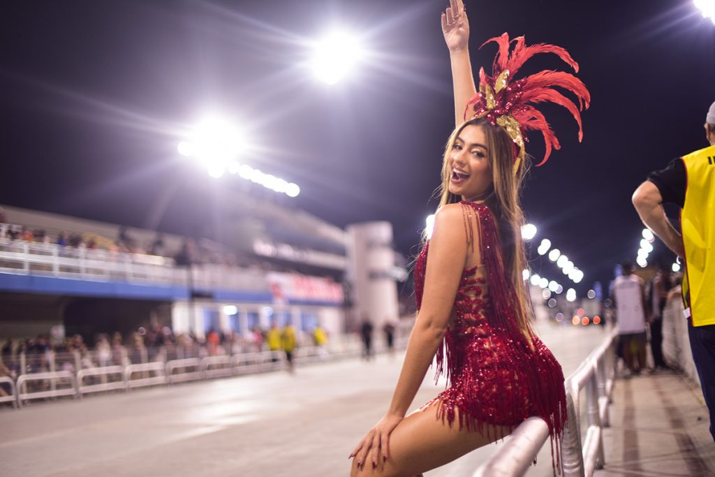 Julia Puzzuoli posou para os fotógrafos