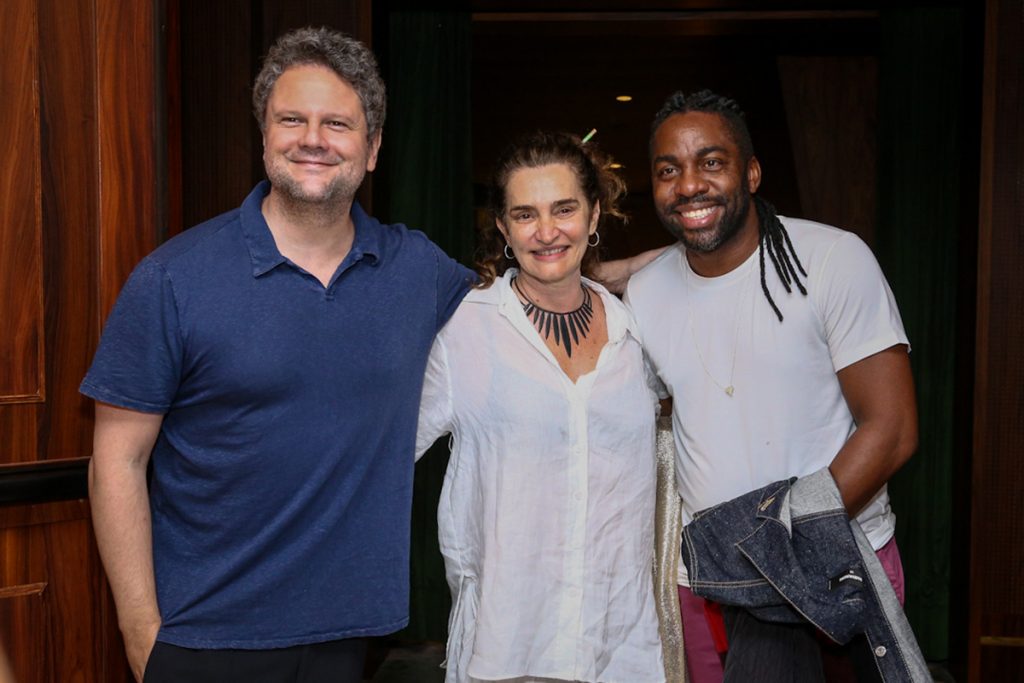 Selton Mello e Gisele Froés posaram com Lázaro Ramos