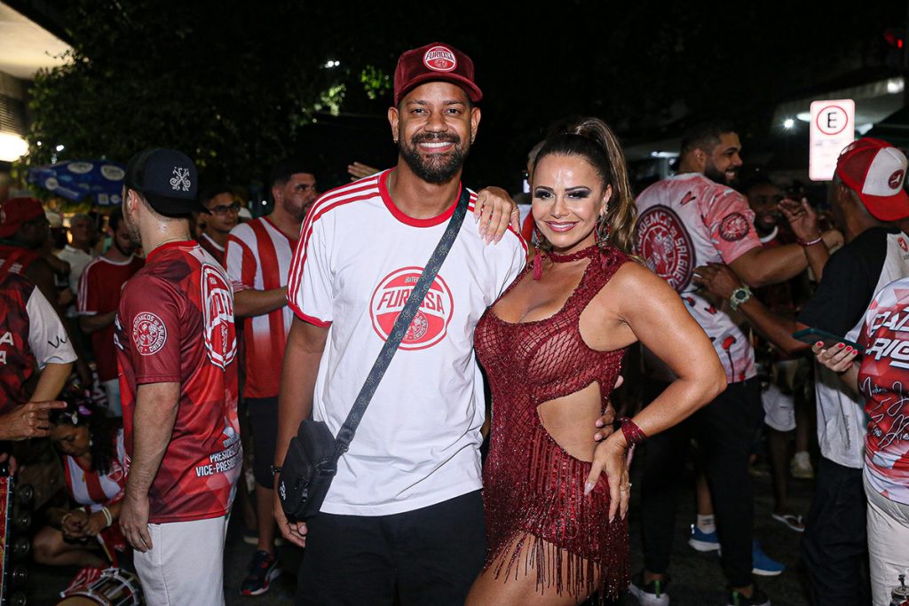 Viviane posou ao lado do marido Guilherme Militão